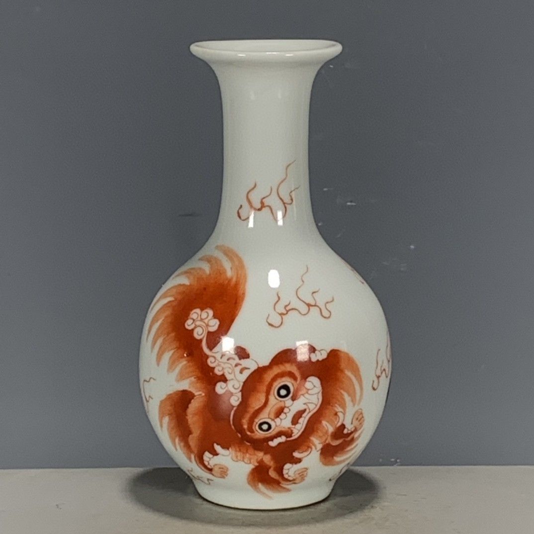 Vintage Collectible Pottery - مزهرية صينية عتيقة من البورسلين الأحمر