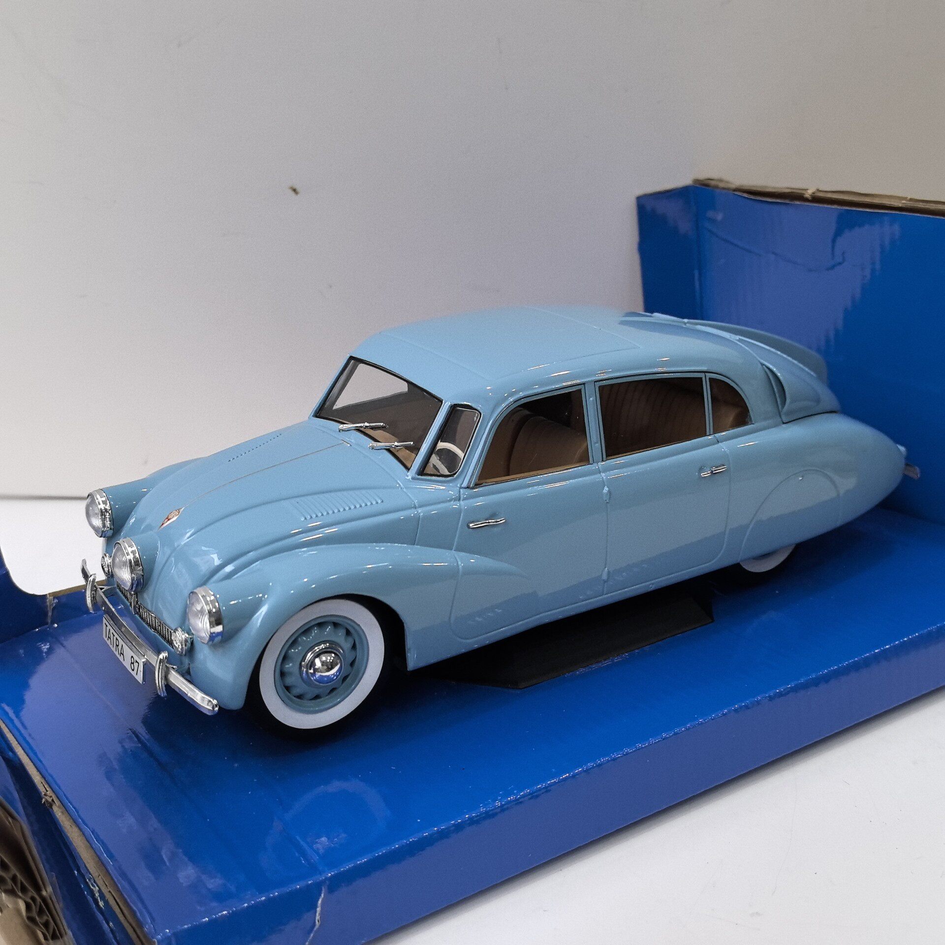 نموذج سيارة تاترا 87 الكلاسيكي - مراجعة Vintage Collectibles & More Llc Photos وسعره
