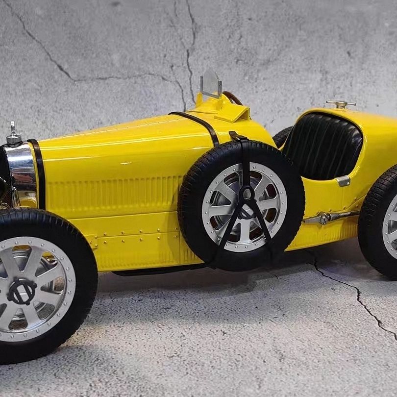 نموذج سيارة بوجاتي T35 الكلاسي - مراجعة Vintage And Collectible Toys وسعره