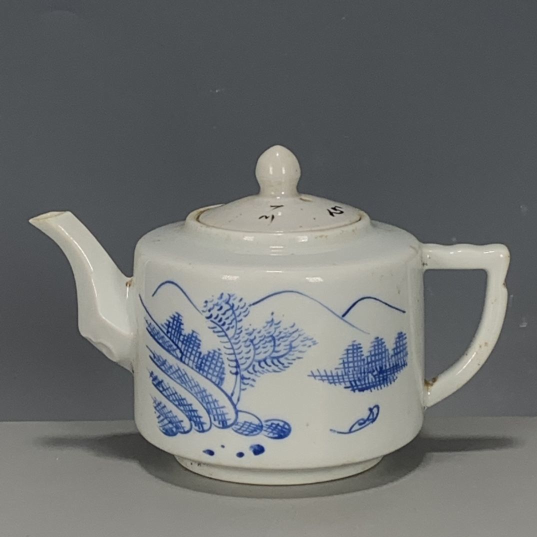 إبريق شاي من البورسلين الأزرق  - مراجعة Vintage Collectible Pottery وسعره