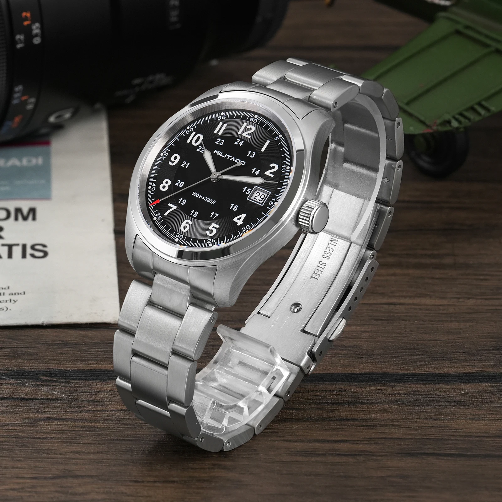 Militado ML08 خمر ساعة كوارتز  - مراجعة Vintage Watch Crystal وسعره